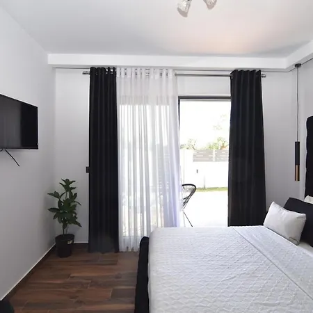 Mamica Luxury * Λαγανάς